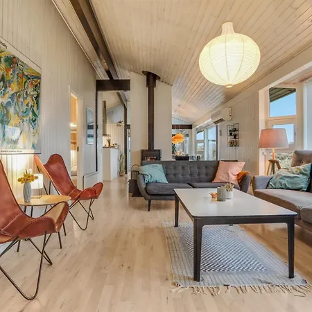 Falka - 800m From The Sea By Interhome